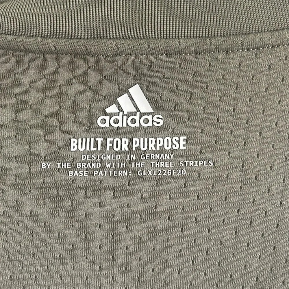 adidas Z.N.E. Crew Sweatshirt Size Medium
